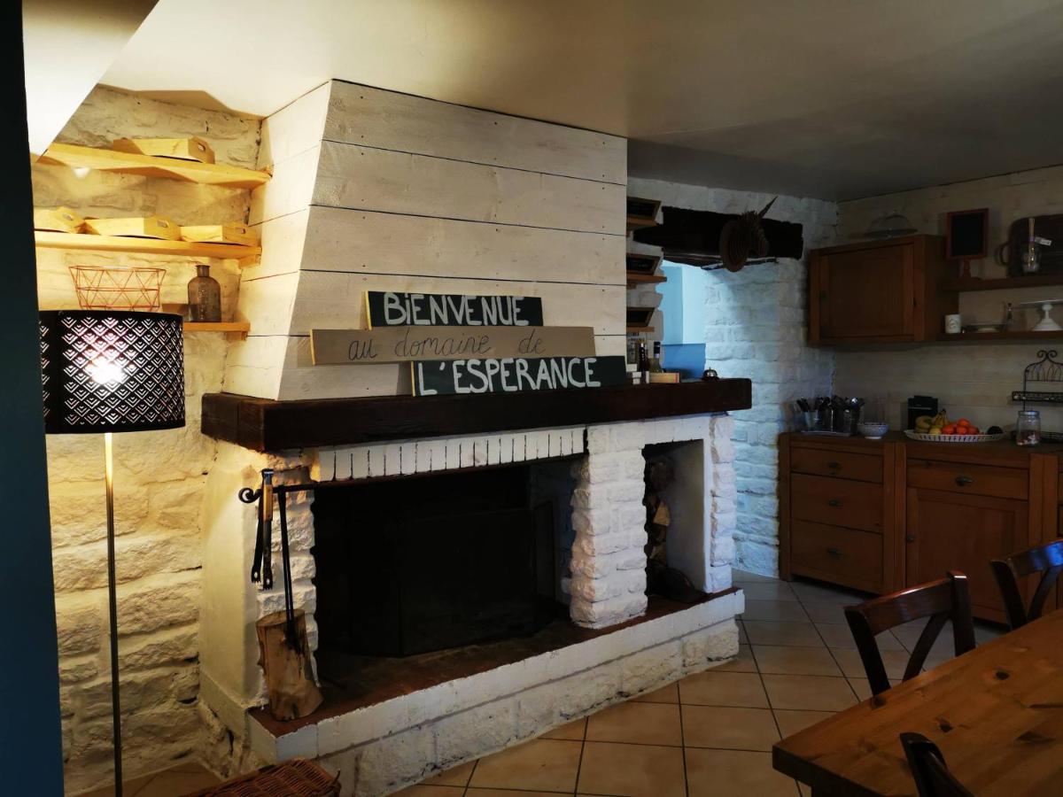 Domaine De L'Esperance, Chambre Rose Bed and Breakfast Bersaillin Εξωτερικό φωτογραφία